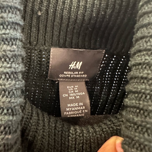 Dark Green Cable Knit Sweater - Picture 3 of 4